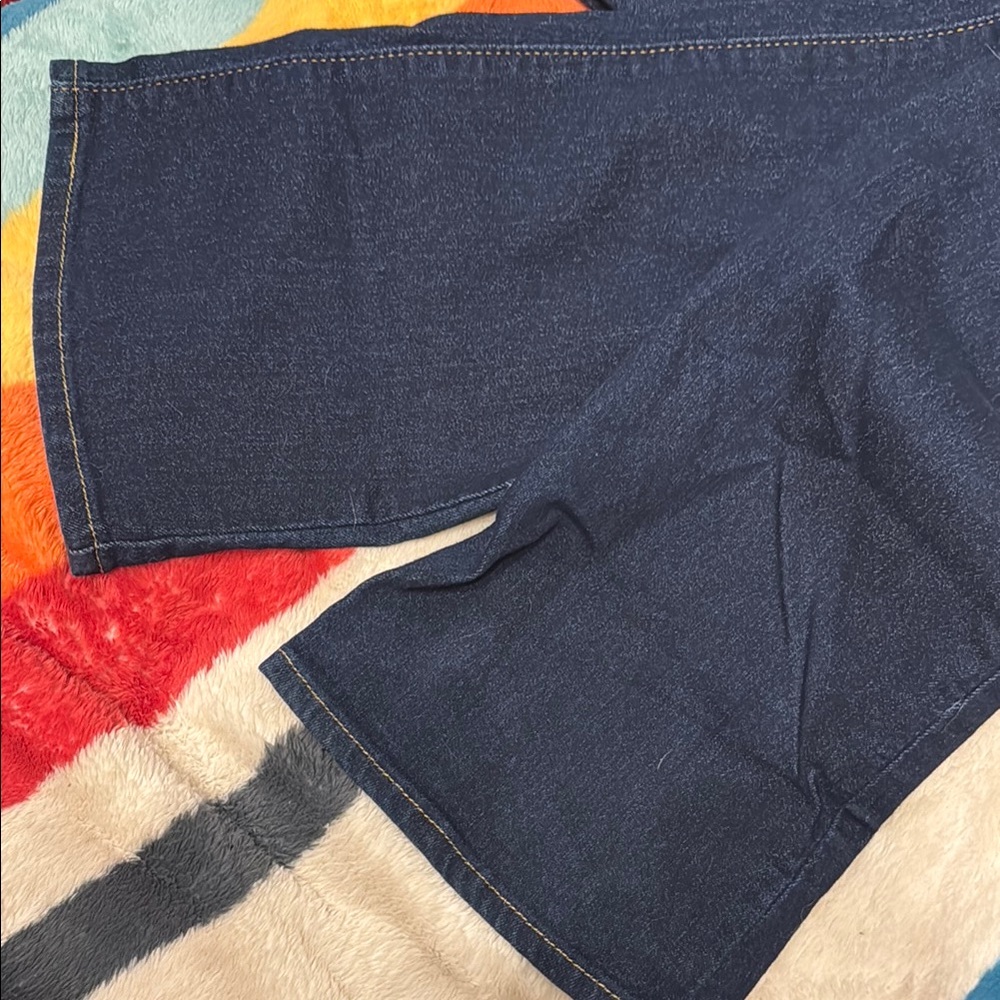 Levi's 725 High Rise Bootcut Jeans - Picture 3 of 6